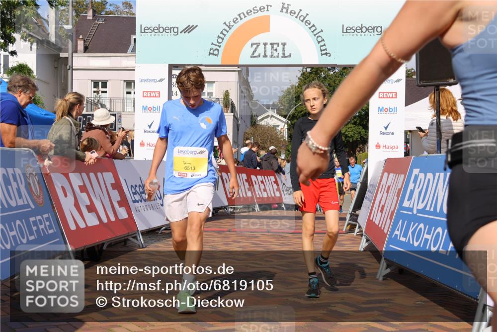 25.08.2024 - 20. Blankeneser Heldenlauf Strokosch-Dieckow http://msf.ph/oto/6819105 25.08.2024 10:20:42 Ziel 6148, 6173, 6207, 6293, 6294, 6513 meine-sportfotos.de