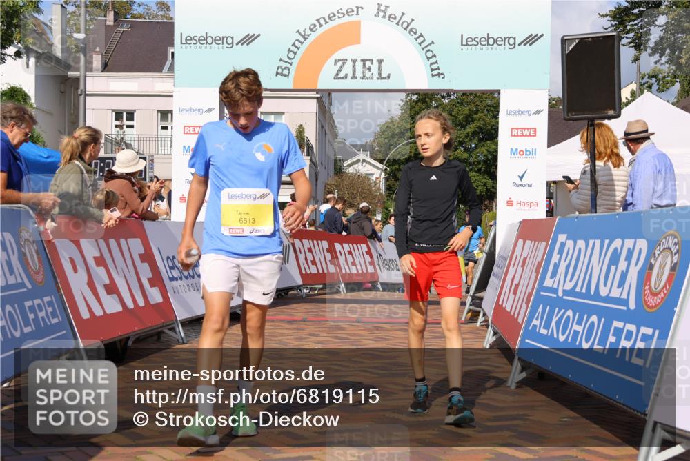 25.08.2024 - 20. Blankeneser Heldenlauf Strokosch-Dieckow http://msf.ph/oto/6819115 25.08.2024 10:20:42 Ziel 6148, 6173, 6207, 6293, 6294, 6513 meine-sportfotos.de