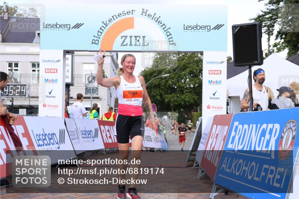 25.08.2024 - 20. Blankeneser Heldenlauf Strokosch-Dieckow http://msf.ph/oto/6819174 25.08.2024 09:45:57 Ziel 243, 266, 271, 273 meine-sportfotos.de
