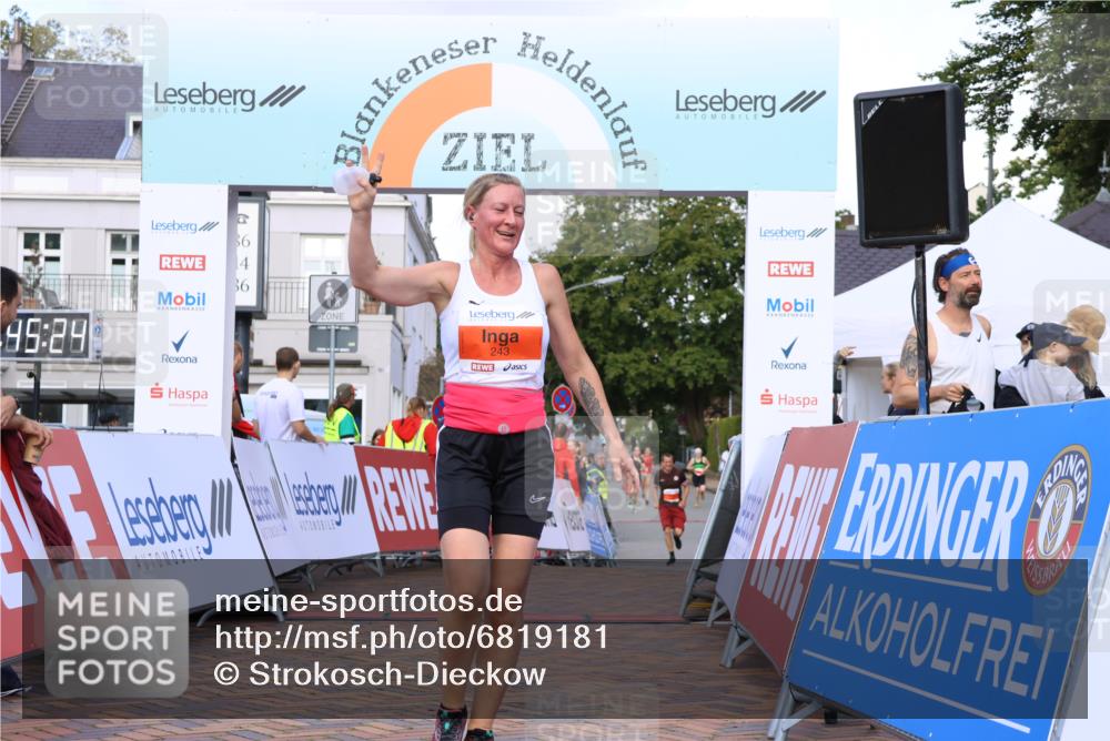 25.08.2024 - 20. Blankeneser Heldenlauf Strokosch-Dieckow http://msf.ph/oto/6819181 25.08.2024 09:45:57 Ziel 243, 266, 271, 273 meine-sportfotos.de