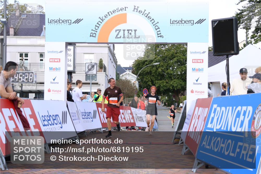 25.08.2024 - 20. Blankeneser Heldenlauf Strokosch-Dieckow http://msf.ph/oto/6819195 25.08.2024 09:46:01 Ziel 188, 243, 249 meine-sportfotos.de
