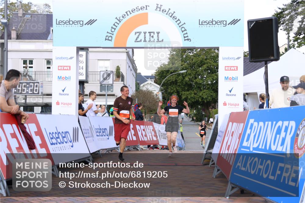 25.08.2024 - 20. Blankeneser Heldenlauf Strokosch-Dieckow http://msf.ph/oto/6819205 25.08.2024 09:46:01 Ziel 188, 243, 249 meine-sportfotos.de