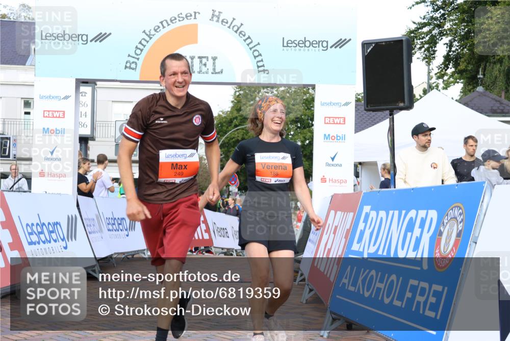 25.08.2024 - 20. Blankeneser Heldenlauf Strokosch-Dieckow http://msf.ph/oto/6819359 25.08.2024 09:46:04 Ziel 164, 188, 249, 282 meine-sportfotos.de