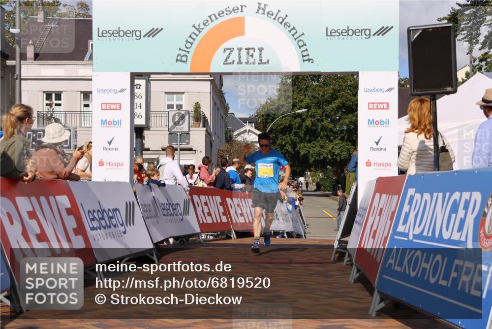 25.08.2024 - 20. Blankeneser Heldenlauf Strokosch-Dieckow http://msf.ph/oto/6819520 25.08.2024 10:21:27 Ziel 6521 meine-sportfotos.de