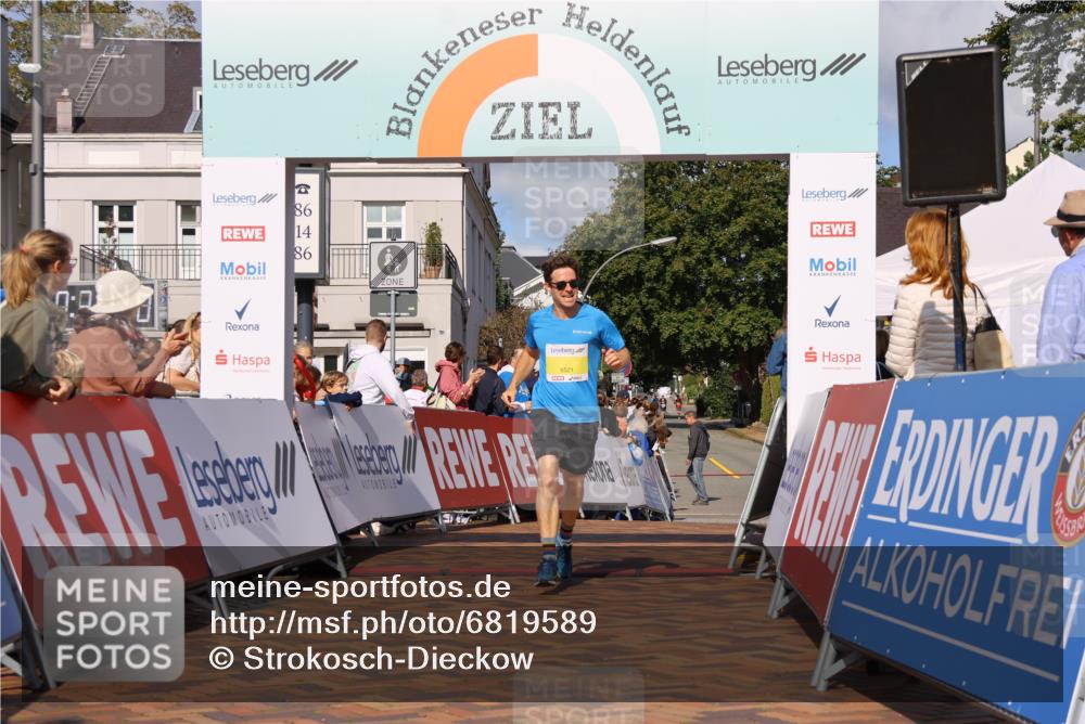 25.08.2024 - 20. Blankeneser Heldenlauf Strokosch-Dieckow http://msf.ph/oto/6819589 25.08.2024 10:21:28 Ziel 6521 meine-sportfotos.de