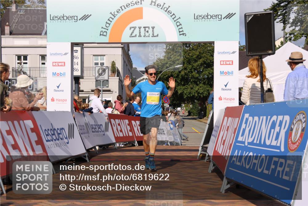 25.08.2024 - 20. Blankeneser Heldenlauf Strokosch-Dieckow http://msf.ph/oto/6819622 25.08.2024 10:21:28 Ziel 6521 meine-sportfotos.de