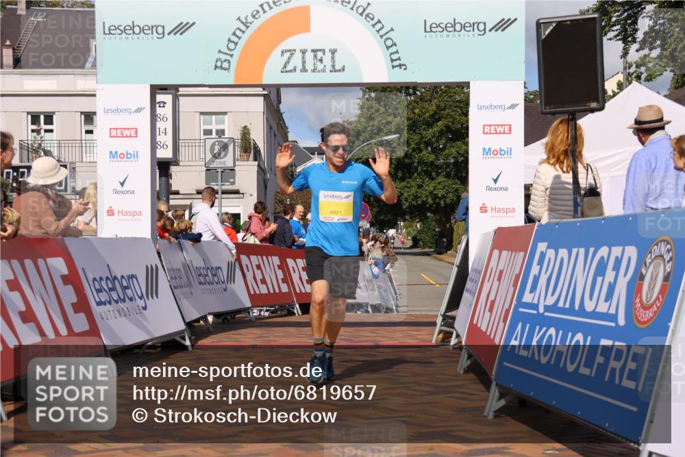 25.08.2024 - 20. Blankeneser Heldenlauf Strokosch-Dieckow http://msf.ph/oto/6819657 25.08.2024 10:21:28 Ziel 6521 meine-sportfotos.de