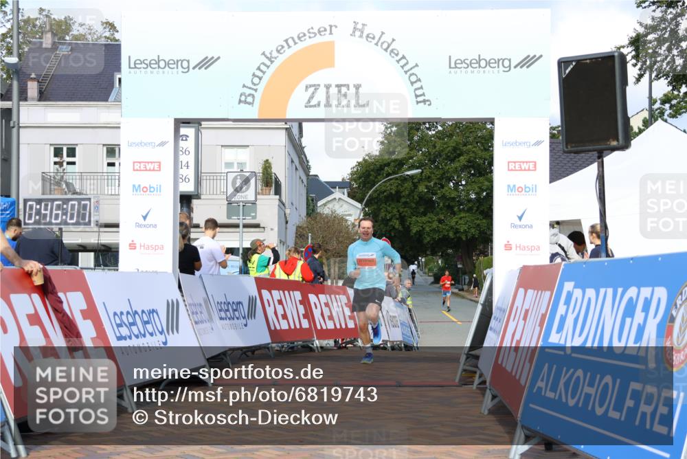 25.08.2024 - 20. Blankeneser Heldenlauf Strokosch-Dieckow http://msf.ph/oto/6819743 25.08.2024 09:46:40 Ziel 111 meine-sportfotos.de