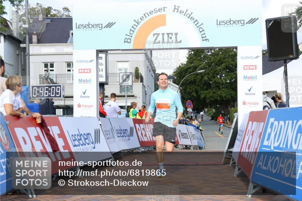 25.08.2024 - 20. Blankeneser Heldenlauf Strokosch-Dieckow http://msf.ph/oto/6819865 25.08.2024 09:46:42 Ziel 111 meine-sportfotos.de