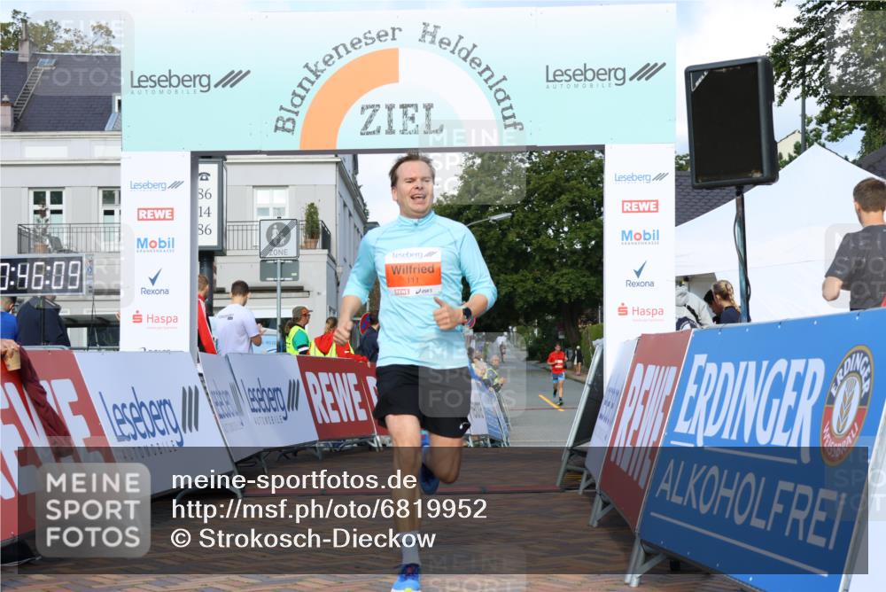 25.08.2024 - 20. Blankeneser Heldenlauf Strokosch-Dieckow http://msf.ph/oto/6819952 25.08.2024 09:46:42 Ziel 111 meine-sportfotos.de