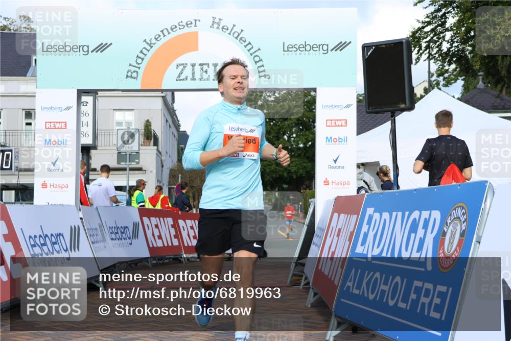 25.08.2024 - 20. Blankeneser Heldenlauf Strokosch-Dieckow http://msf.ph/oto/6819963 25.08.2024 09:46:43 Ziel 111 meine-sportfotos.de