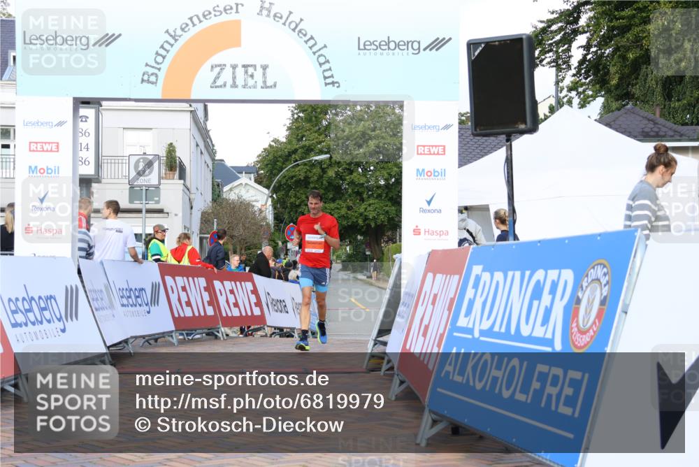 25.08.2024 - 20. Blankeneser Heldenlauf Strokosch-Dieckow http://msf.ph/oto/6819979 25.08.2024 09:46:50 Ziel 111, 157 meine-sportfotos.de