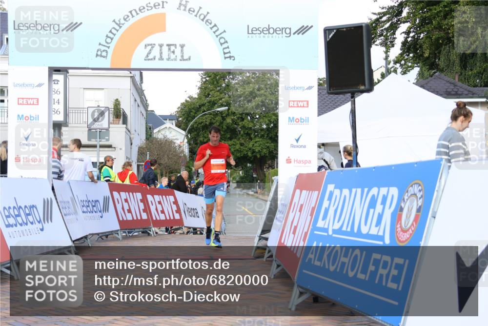 25.08.2024 - 20. Blankeneser Heldenlauf Strokosch-Dieckow http://msf.ph/oto/6820000 25.08.2024 09:46:50 Ziel 111, 157 meine-sportfotos.de
