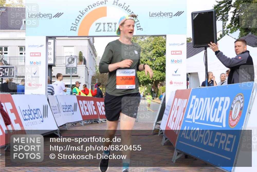 25.08.2024 - 20. Blankeneser Heldenlauf Strokosch-Dieckow http://msf.ph/oto/6820455 25.08.2024 09:47:15 Ziel 251 meine-sportfotos.de