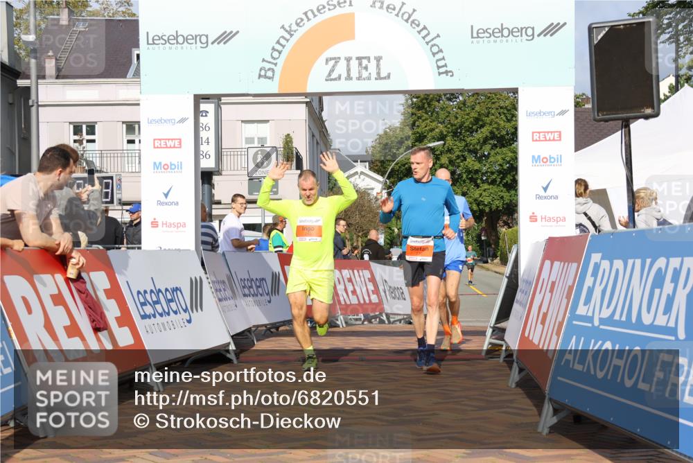 25.08.2024 - 20. Blankeneser Heldenlauf Strokosch-Dieckow http://msf.ph/oto/6820551 25.08.2024 09:47:26 Ziel 179, 239, 240 meine-sportfotos.de