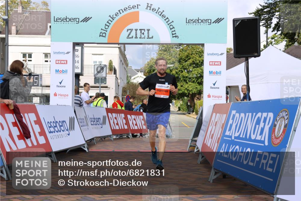 25.08.2024 - 20. Blankeneser Heldenlauf Strokosch-Dieckow http://msf.ph/oto/6821831 25.08.2024 09:48:38 Ziel 176 meine-sportfotos.de