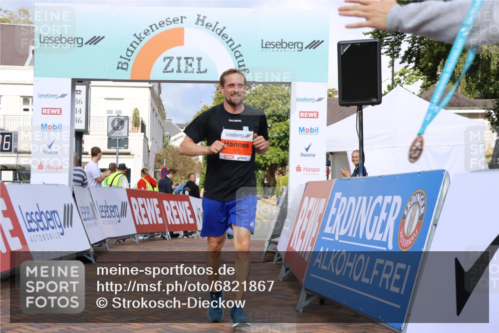 25.08.2024 - 20. Blankeneser Heldenlauf Strokosch-Dieckow http://msf.ph/oto/6821867 25.08.2024 09:48:39 Ziel 176 meine-sportfotos.de