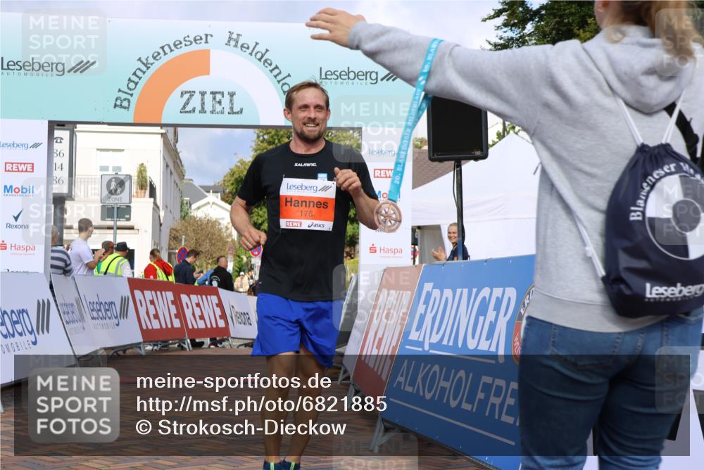 25.08.2024 - 20. Blankeneser Heldenlauf Strokosch-Dieckow http://msf.ph/oto/6821885 25.08.2024 09:48:39 Ziel 176 meine-sportfotos.de