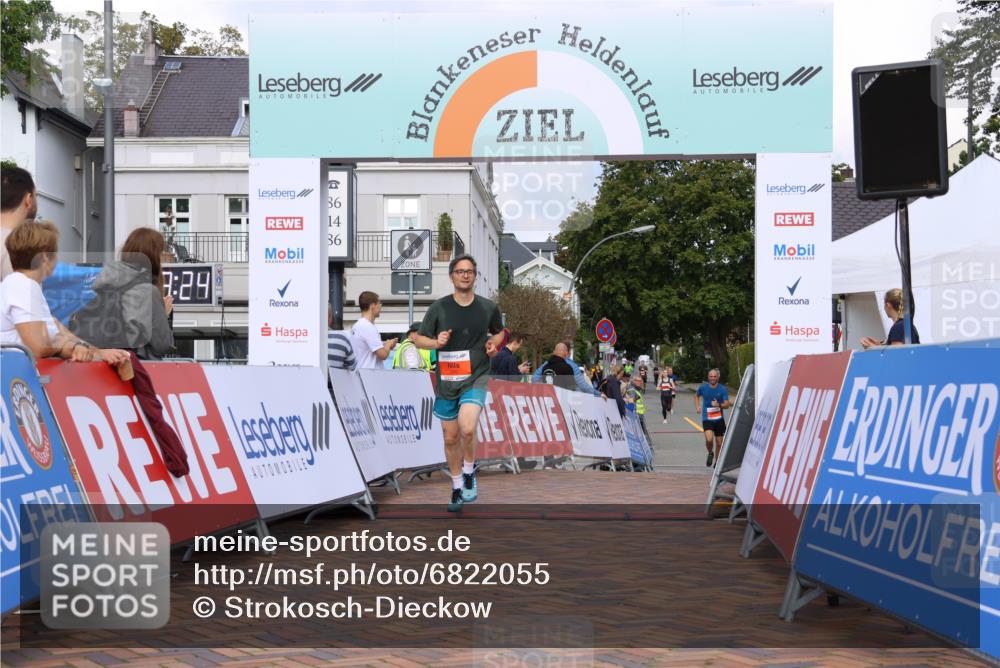 25.08.2024 - 20. Blankeneser Heldenlauf Strokosch-Dieckow http://msf.ph/oto/6822055 25.08.2024 09:48:57 Ziel 250 meine-sportfotos.de