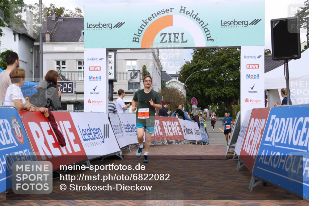 25.08.2024 - 20. Blankeneser Heldenlauf Strokosch-Dieckow http://msf.ph/oto/6822082 25.08.2024 09:48:58 Ziel 250 meine-sportfotos.de