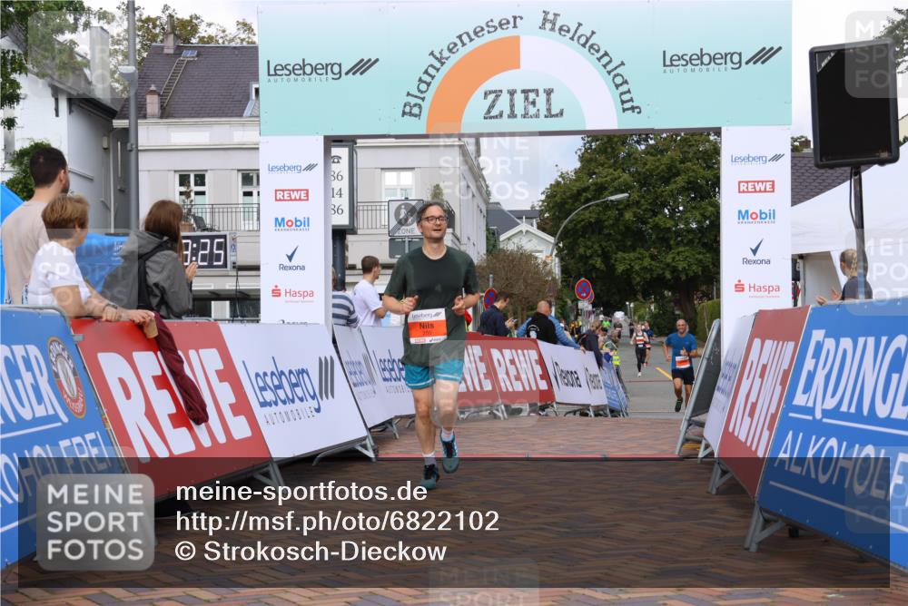 25.08.2024 - 20. Blankeneser Heldenlauf Strokosch-Dieckow http://msf.ph/oto/6822102 25.08.2024 09:48:58 Ziel 250 meine-sportfotos.de