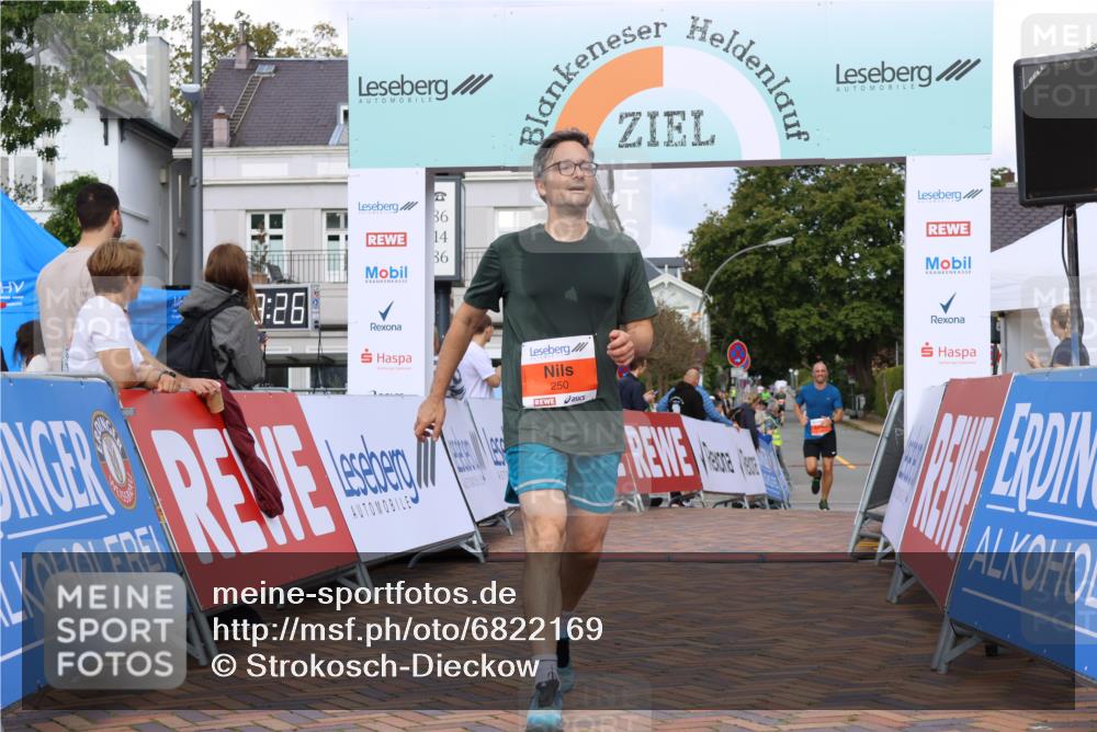 25.08.2024 - 20. Blankeneser Heldenlauf Strokosch-Dieckow http://msf.ph/oto/6822169 25.08.2024 09:48:59 Ziel 216, 250 meine-sportfotos.de