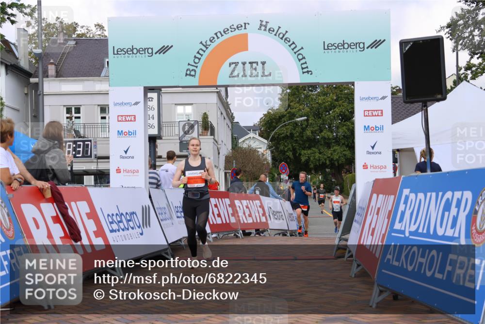 25.08.2024 - 20. Blankeneser Heldenlauf Strokosch-Dieckow http://msf.ph/oto/6822345 25.08.2024 09:49:10 Ziel 112, 166, 216 meine-sportfotos.de