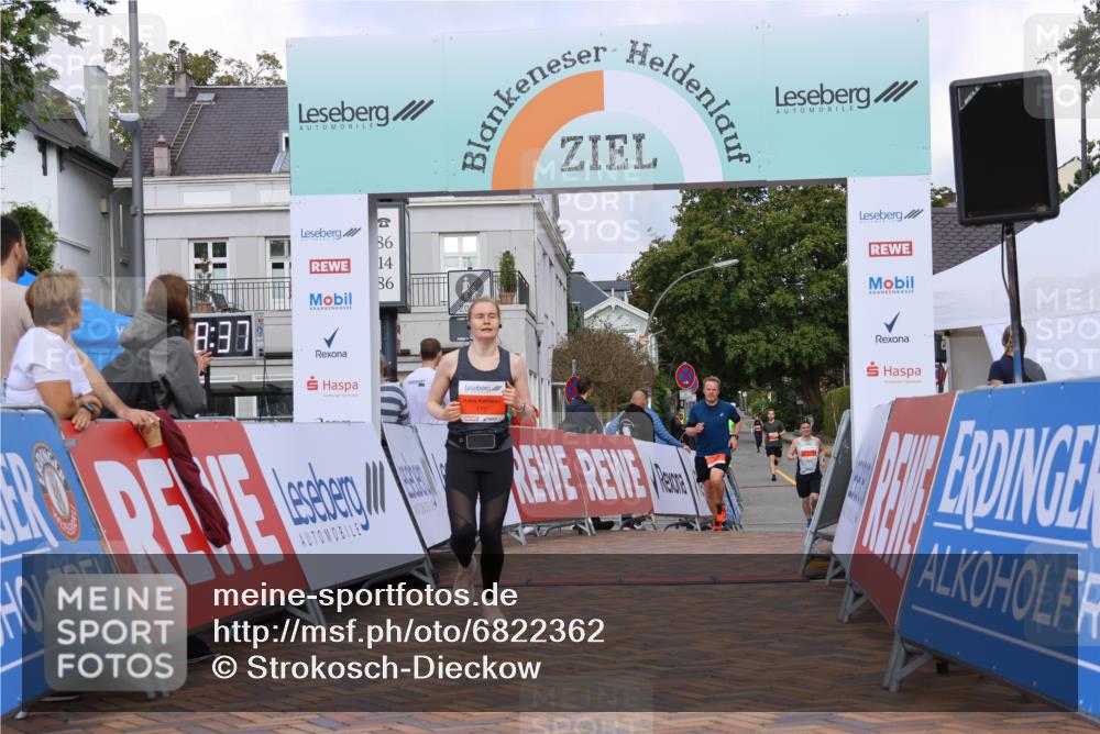 25.08.2024 - 20. Blankeneser Heldenlauf Strokosch-Dieckow http://msf.ph/oto/6822362 25.08.2024 09:49:10 Ziel 112, 166, 216 meine-sportfotos.de