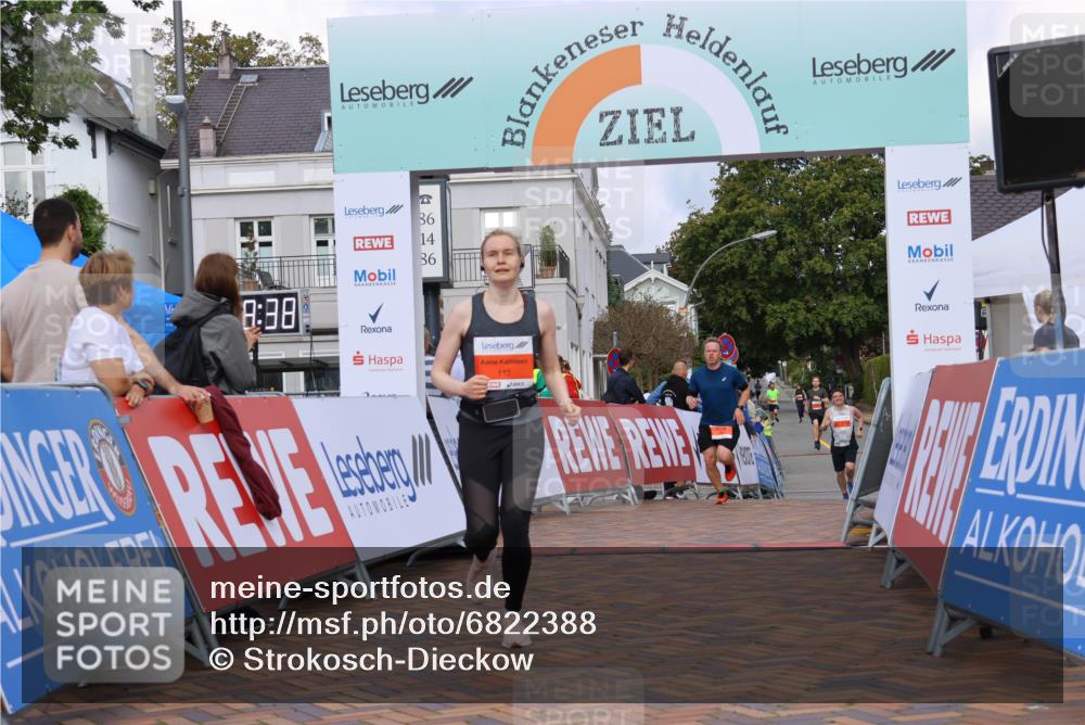 25.08.2024 - 20. Blankeneser Heldenlauf Strokosch-Dieckow http://msf.ph/oto/6822388 25.08.2024 09:49:11 Ziel 112, 166, 216 meine-sportfotos.de
