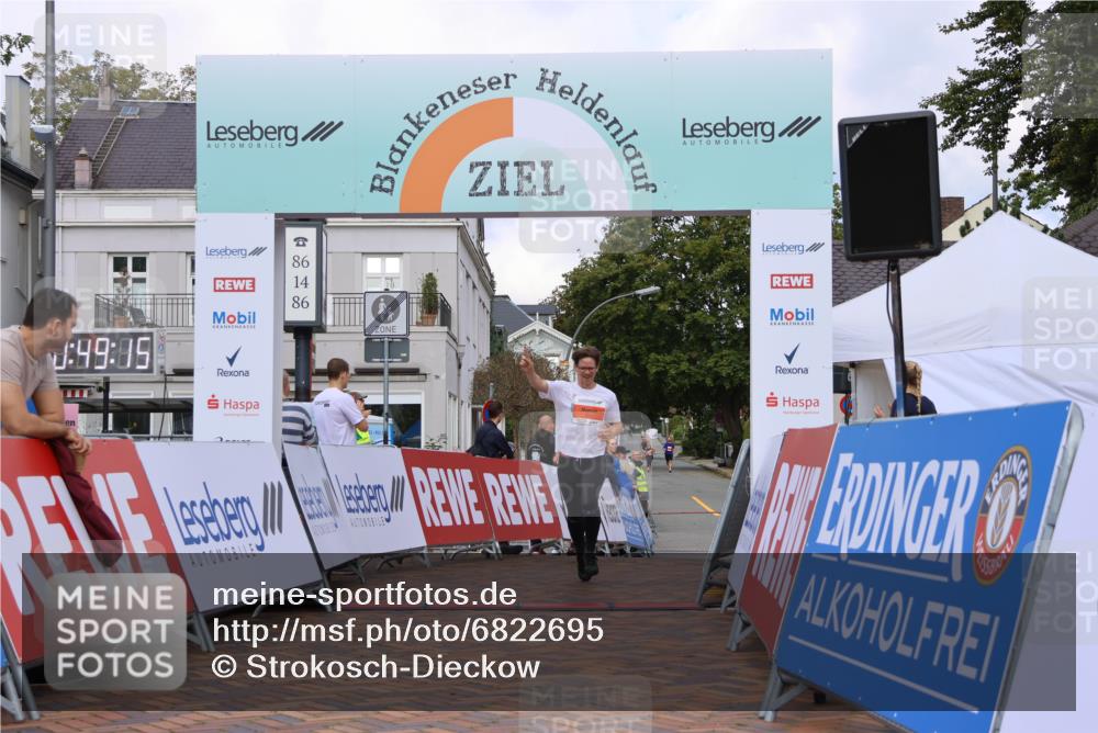 25.08.2024 - 20. Blankeneser Heldenlauf Strokosch-Dieckow http://msf.ph/oto/6822695 25.08.2024 09:49:48 Ziel 155, 283 meine-sportfotos.de