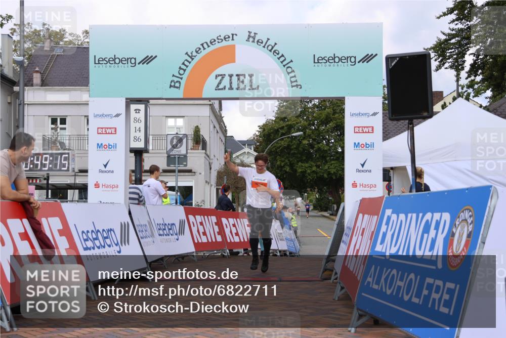25.08.2024 - 20. Blankeneser Heldenlauf Strokosch-Dieckow http://msf.ph/oto/6822711 25.08.2024 09:49:48 Ziel 155, 283 meine-sportfotos.de