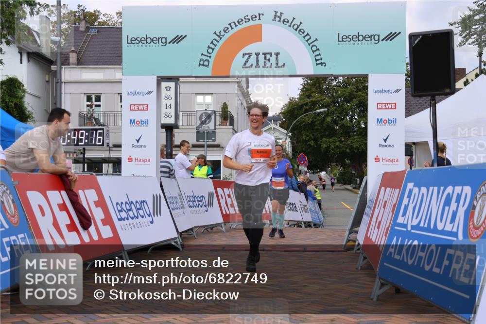 25.08.2024 - 20. Blankeneser Heldenlauf Strokosch-Dieckow http://msf.ph/oto/6822749 25.08.2024 09:49:49 Ziel 155, 283 meine-sportfotos.de