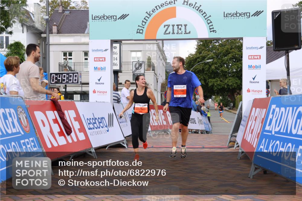 25.08.2024 - 20. Blankeneser Heldenlauf Strokosch-Dieckow http://msf.ph/oto/6822976 25.08.2024 09:50:11 Ziel 211, 212 meine-sportfotos.de