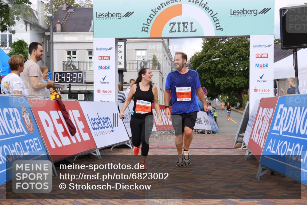 25.08.2024 - 20. Blankeneser Heldenlauf Strokosch-Dieckow http://msf.ph/oto/6823002 25.08.2024 09:50:12 Ziel 211, 212 meine-sportfotos.de