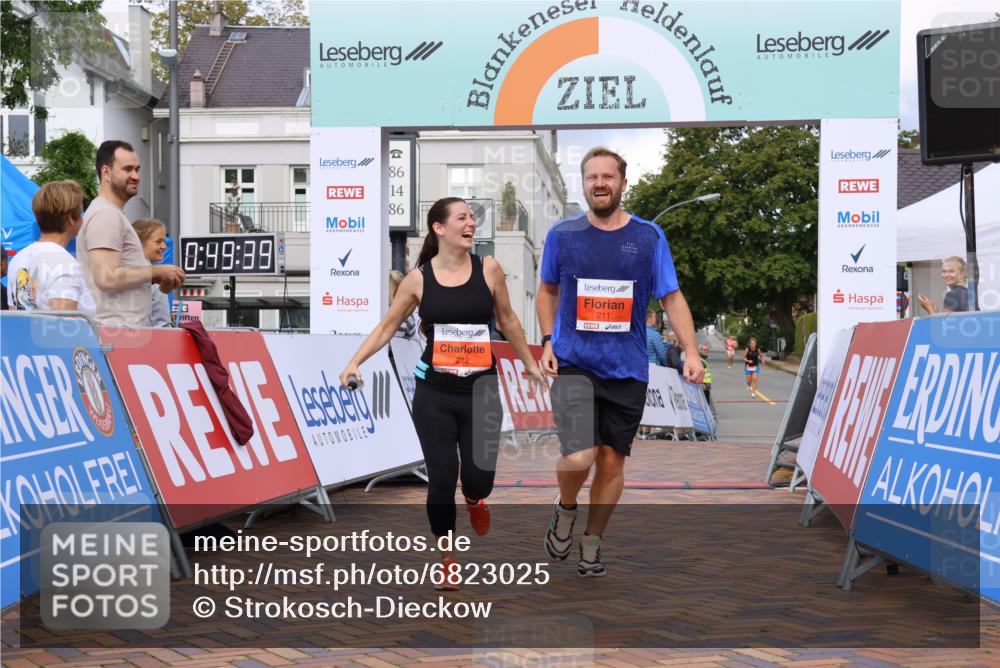 25.08.2024 - 20. Blankeneser Heldenlauf Strokosch-Dieckow http://msf.ph/oto/6823025 25.08.2024 09:50:12 Ziel 211, 212 meine-sportfotos.de