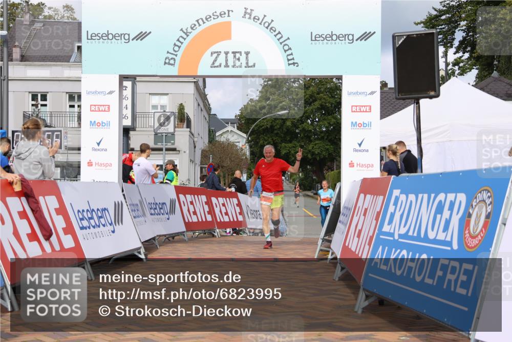 25.08.2024 - 20. Blankeneser Heldenlauf Strokosch-Dieckow http://msf.ph/oto/6823995 25.08.2024 09:51:30 Ziel 102, 114, 123, 241 meine-sportfotos.de