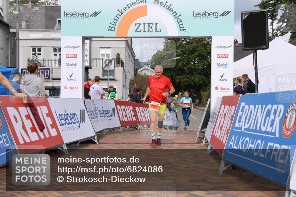 25.08.2024 - 20. Blankeneser Heldenlauf Strokosch-Dieckow http://msf.ph/oto/6824086 25.08.2024 09:51:31 Ziel 102, 114, 123, 241 meine-sportfotos.de