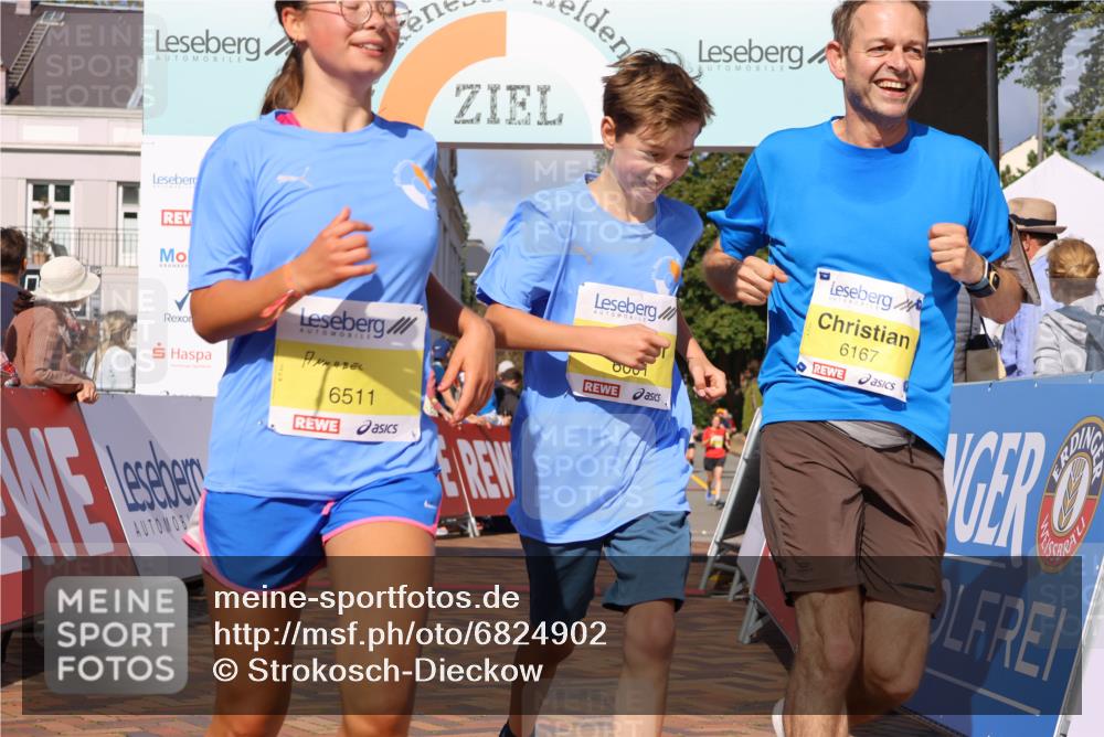 25.08.2024 - 20. Blankeneser Heldenlauf Strokosch-Dieckow http://msf.ph/oto/6824902 25.08.2024 10:23:58 Ziel 6001, 6091, 6167, 6511, 6515 meine-sportfotos.de