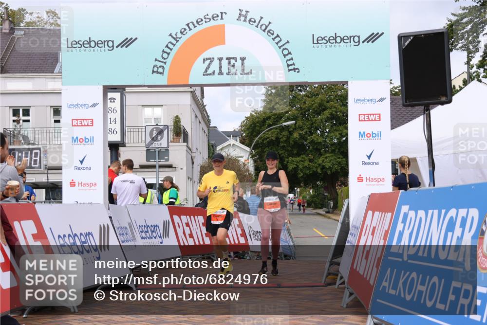 25.08.2024 - 20. Blankeneser Heldenlauf Strokosch-Dieckow http://msf.ph/oto/6824976 25.08.2024 09:52:21 Ziel 203, 260, 261, 289 meine-sportfotos.de