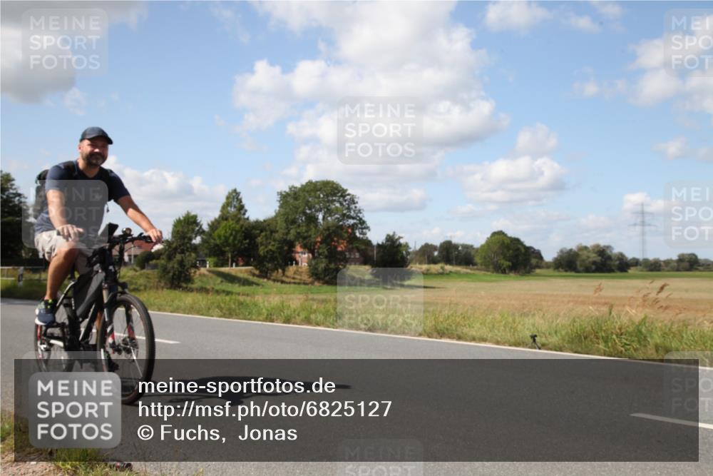25.08.2024 - Elbe Triathlon Hamburg Fuchs,  Jonas http://msf.ph/oto/6825127 25.08.2024 12:24:32 Radfahren  meine-sportfotos.de