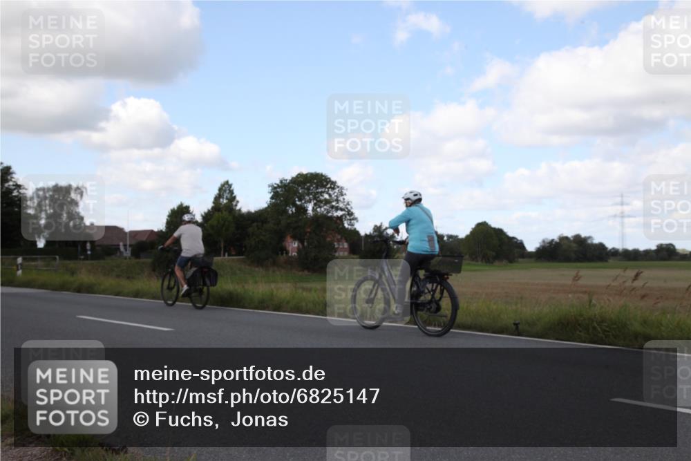 25.08.2024 - Elbe Triathlon Hamburg Fuchs,  Jonas http://msf.ph/oto/6825147 25.08.2024 12:08:48 Radfahren  meine-sportfotos.de