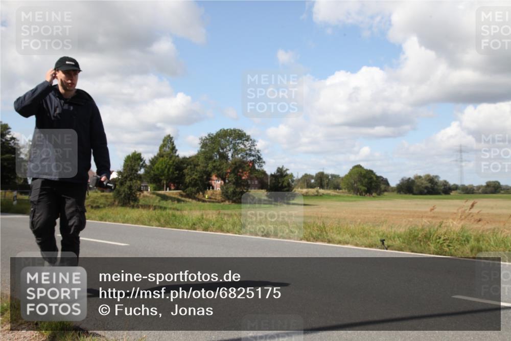 25.08.2024 - Elbe Triathlon Hamburg Fuchs,  Jonas http://msf.ph/oto/6825175 25.08.2024 11:54:41 Radfahren  meine-sportfotos.de
