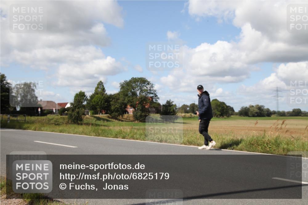 25.08.2024 - Elbe Triathlon Hamburg Fuchs,  Jonas http://msf.ph/oto/6825179 25.08.2024 11:54:36 Radfahren  meine-sportfotos.de