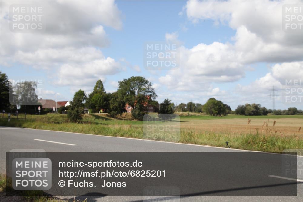 25.08.2024 - Elbe Triathlon Hamburg Fuchs,  Jonas http://msf.ph/oto/6825201 25.08.2024 11:54:26 Radfahren  meine-sportfotos.de