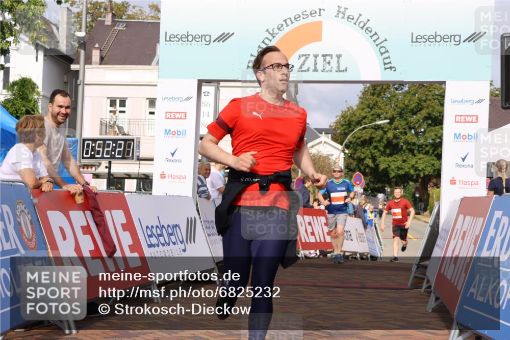 25.08.2024 - 20. Blankeneser Heldenlauf Strokosch-Dieckow http://msf.ph/oto/6825232 25.08.2024 09:52:54 Ziel 183, 248, 263, 267 meine-sportfotos.de