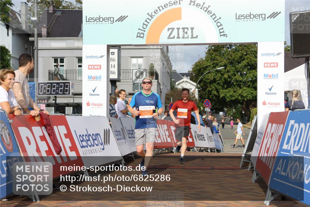 25.08.2024 - 20. Blankeneser Heldenlauf Strokosch-Dieckow http://msf.ph/oto/6825286 25.08.2024 09:52:56 Ziel 183, 248, 263, 267 meine-sportfotos.de