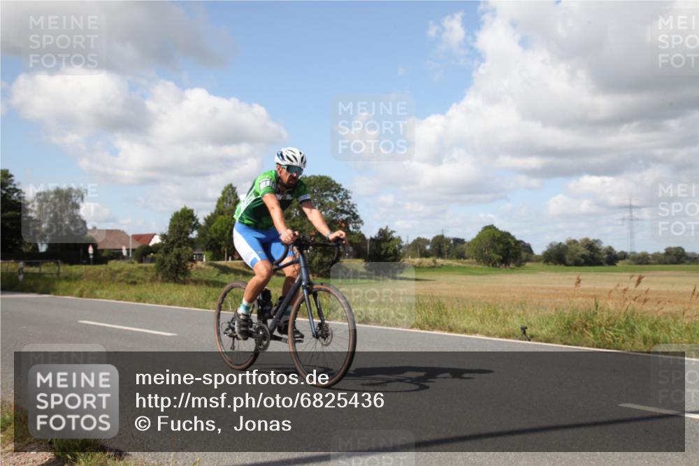 25.08.2024 - Elbe Triathlon Hamburg Fuchs,  Jonas http://msf.ph/oto/6825436 25.08.2024 11:50:29 Radfahren  meine-sportfotos.de