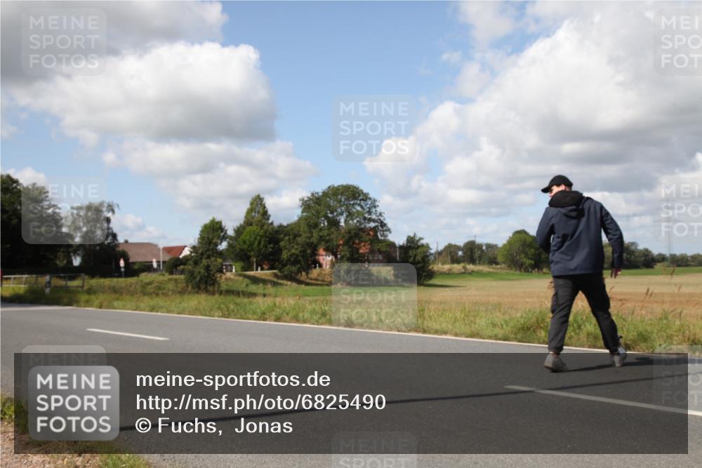 25.08.2024 - Elbe Triathlon Hamburg Fuchs,  Jonas http://msf.ph/oto/6825490 25.08.2024 11:47:41 Radfahren  meine-sportfotos.de