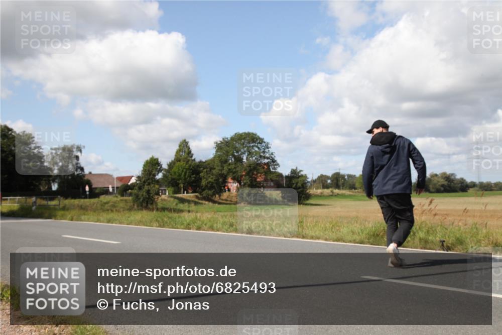 25.08.2024 - Elbe Triathlon Hamburg Fuchs,  Jonas http://msf.ph/oto/6825493 25.08.2024 11:47:41 Radfahren  meine-sportfotos.de