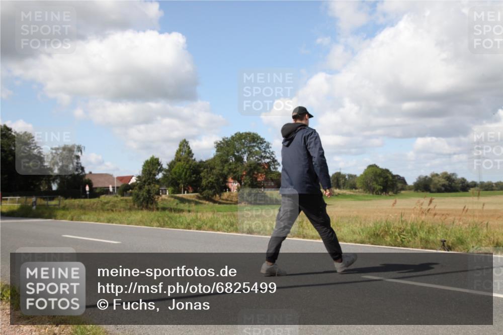 25.08.2024 - Elbe Triathlon Hamburg Fuchs,  Jonas http://msf.ph/oto/6825499 25.08.2024 11:47:40 Radfahren  meine-sportfotos.de